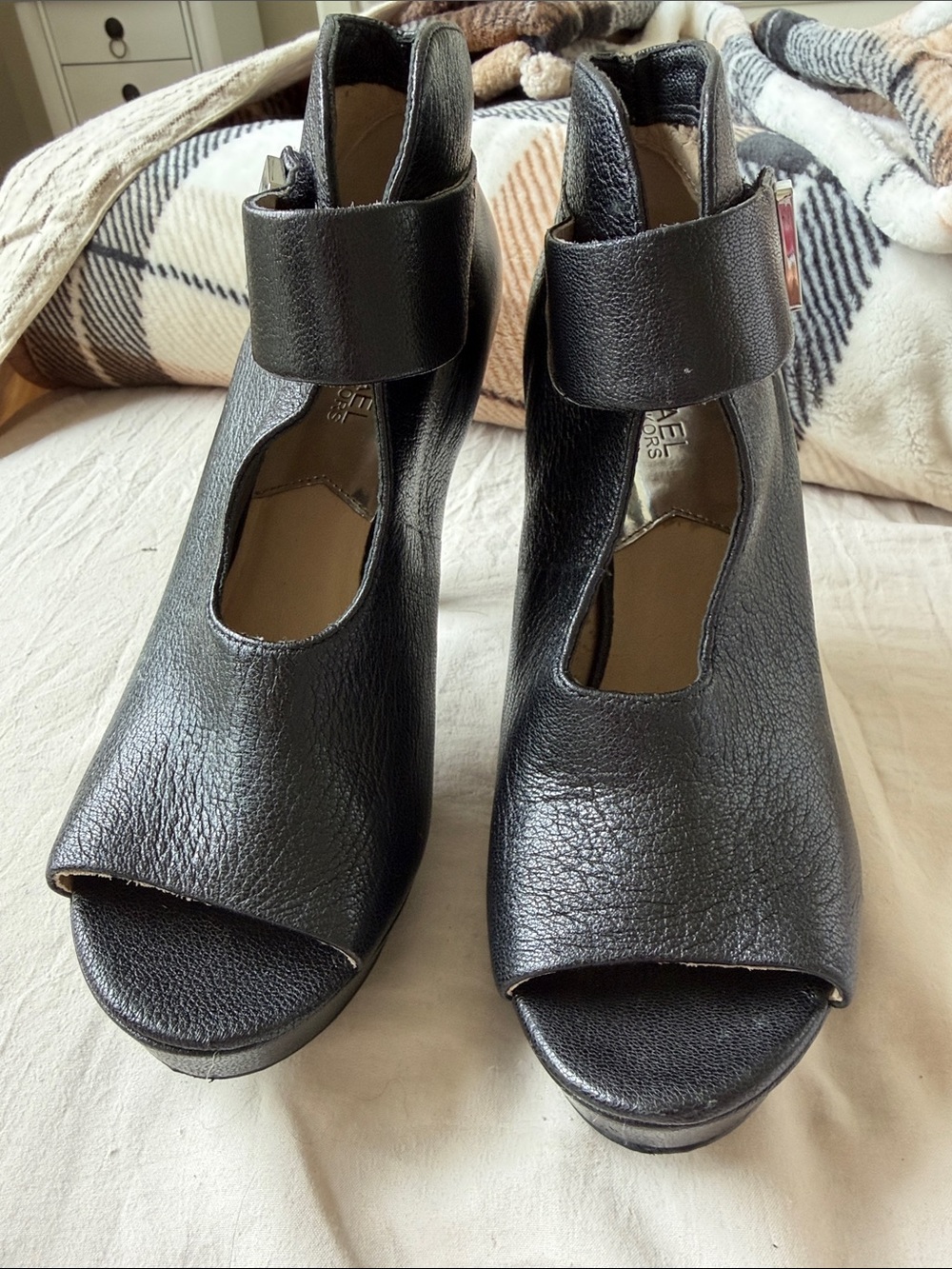 MICHAEL Michael Kors Black Peep-Toe Leather Platform Heels - Picture 2 of 5